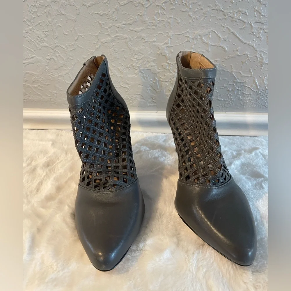Antonio Melani Gray Ankle Boots Size 10